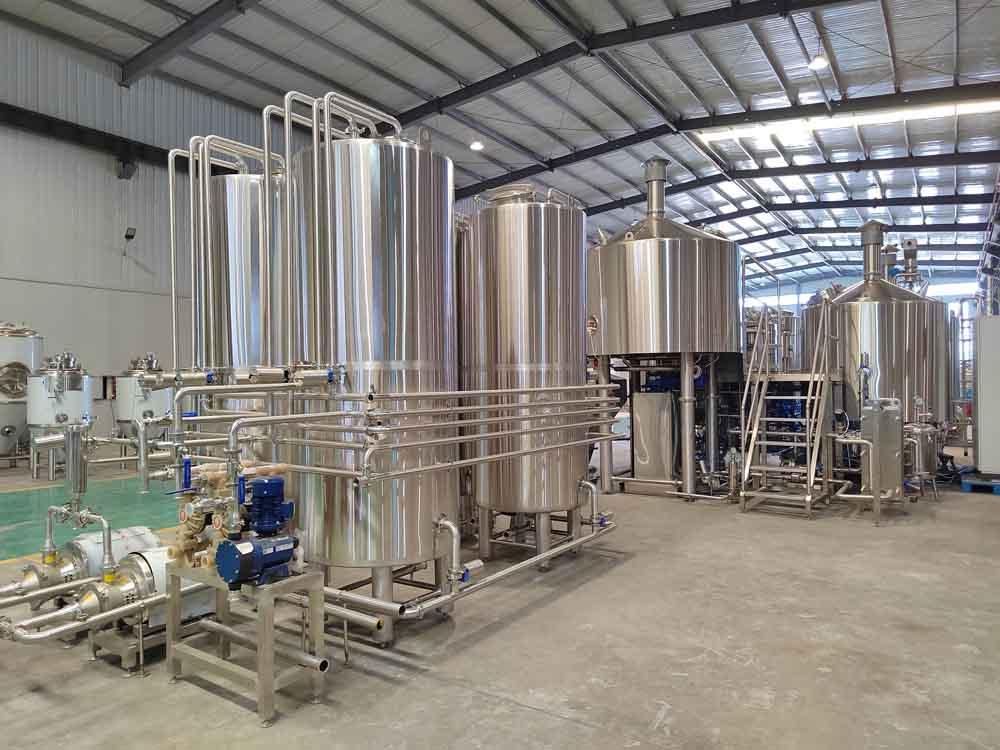 Commercial beer brewing equipment